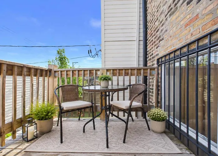 Modern Zen Retreat Mins From Downtown Appartement